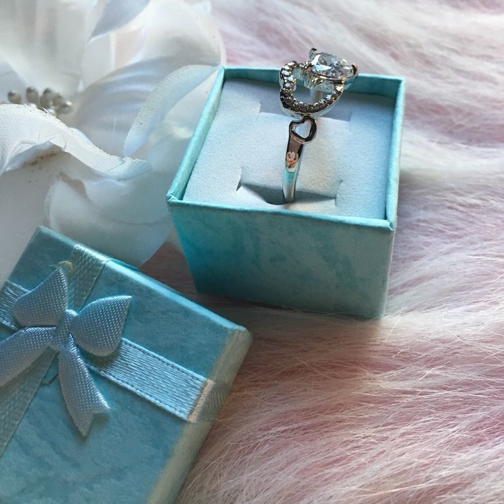 April Birthstone Ring‎  - Picture 2 of 3